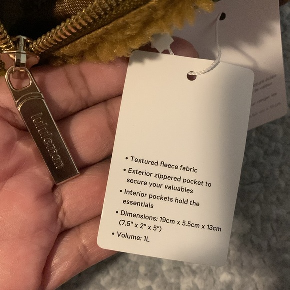 Lululemon NEW WITH TAG Everywhere Belt Bag Brown Fleece (Unisex) 1L - Picture 8 of 9